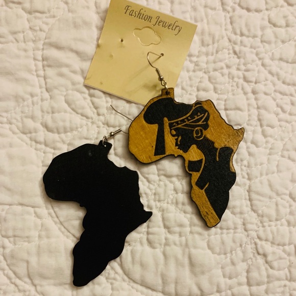 Earrings - Picture 2 of 4